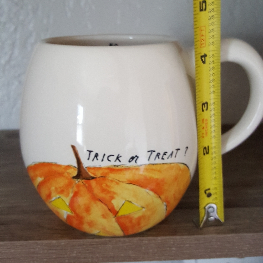 RARE Rae Dunn Trick or Treat Mug